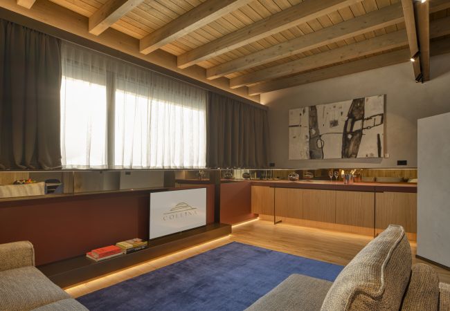 Apartahotel en Clusone - Collina Luxury Relais Resort: Penthouse Grand Suite with Living Room, Terrace and Jaccuzi Apartahotel en Clusone - Collina Luxury Relais Resort: Penthouse Grand Suite with Living Room, Terrace and Jaccuzi