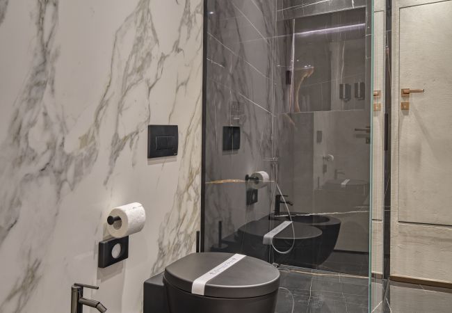 Apartahotel en Clusone - Collina Luxury Relais Resort: Penthouse Grand Suite with Living Room, Terrace and Jaccuzi Apartahotel en Clusone - Collina Luxury Relais Resort: Penthouse Grand Suite with Living Room, Terrace and Jaccuzi