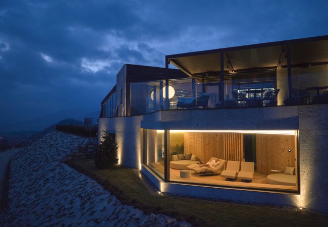 Apartahotel en Clusone - Collina Luxury Relais Resort: Penthouse Grand Suite with Living Room, Terrace and Jaccuzi Apartahotel en Clusone - Collina Luxury Relais Resort: Penthouse Grand Suite with Living Room, Terrace and Jaccuzi